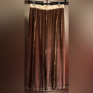Elegant Velvet Wide Leg, relaxed fit, pull-on design.